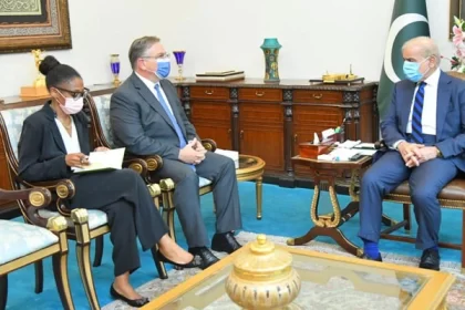 Ambassador of the US to Pakistan Donald Blome called on PM Shehbaz in Islamabad on July 1, 2022. Photo: PID