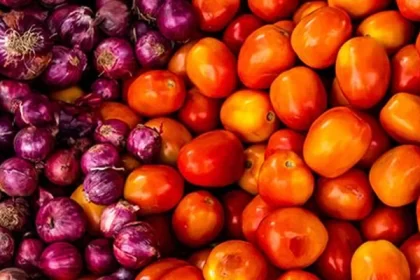 Pakistan will import tomatoes, onions, and other produce from Afghanistan and Iran