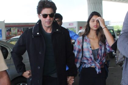 SRK Suhana at airport