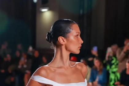 1664576719 521 Bella Hadid takes to the runway nude before her dress