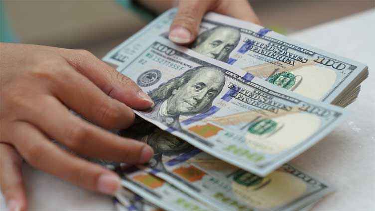 Against the dollar, the Pakistani rupee plunges and amid IMF deal impasse
