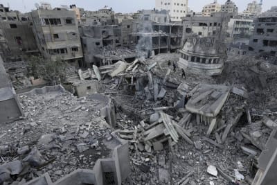Biden denounces the'sheer wickedness' of Hamas attacks as Israel prepares a ground offensive.
